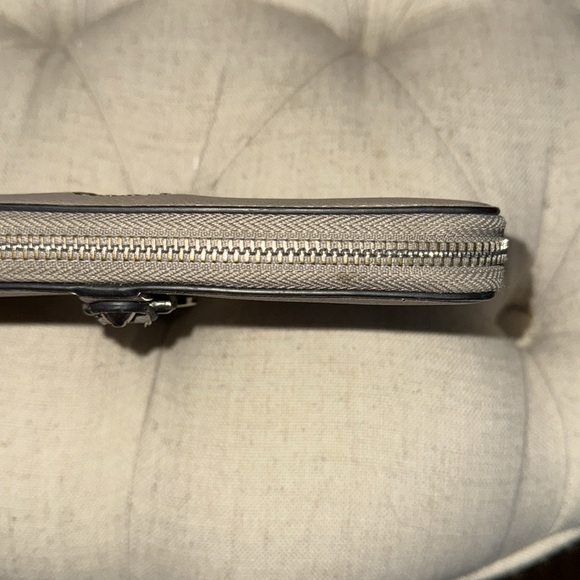 Authentic LIU JO Italian Zip Around Wallet - Picture 5 of 5